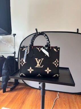 Louis Vuitton, OnTheGo, PM, Bicolour Monogram Empreinte Black Leather.